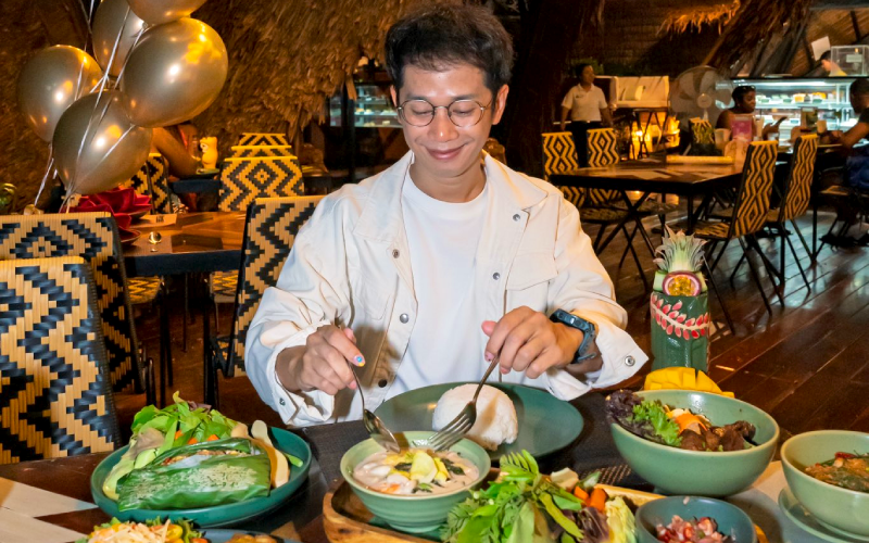 Best Thai Food Dining Experience in Phuket_ Three Monkeys